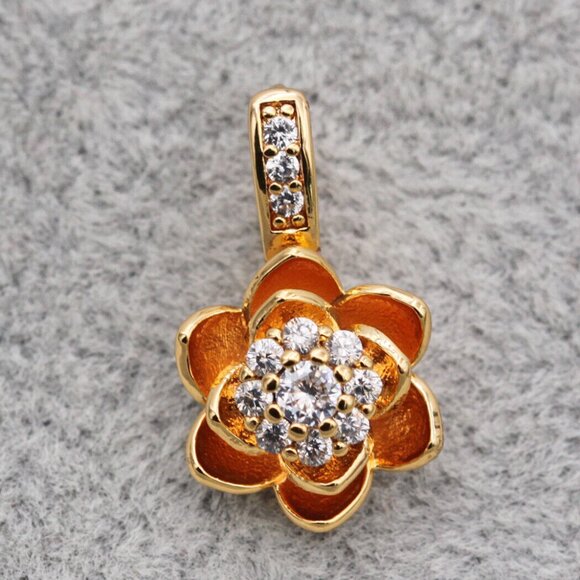 Jewelry - 18K Yellow Gold Filled 3D Layered Flower Diamond Zircon Pendant Gorgeous Gift
